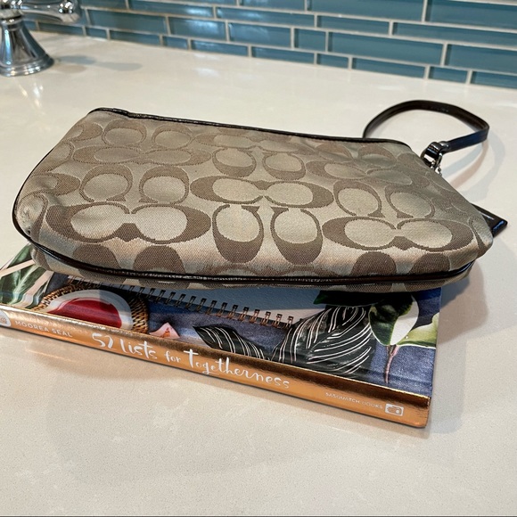 Coach Wristlet - Picture 4 of 6